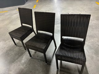 3 Sedie in vimini marroni