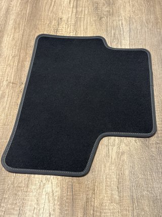 Alfombras traseras original Mercedes clase B w247.