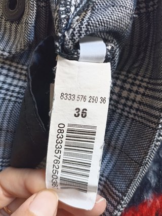 Pantalón corto short elegante Stradivarius talla S