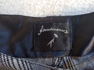 Pantalón corto short elegante Stradivarius talla S