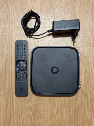 Decodificador Vodafone con Mando y Cargador