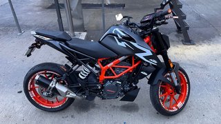 KTM 125 Duke Negra con 8500km