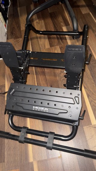 Simulador Moza R3+Volante F1+Pedales+Silla