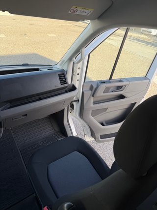•	Volkswagen Crafter 2.0tdi 140cv 35Chasis CS BL 2
