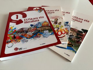 Libro de euskera DBH1. Elkar. Sin usar