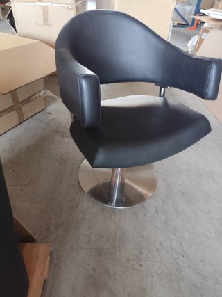 Sillón de peluquería negro