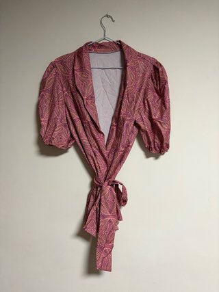 Traje de evento rosa y morado