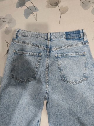 Pantalón vaquero Bershka cropped