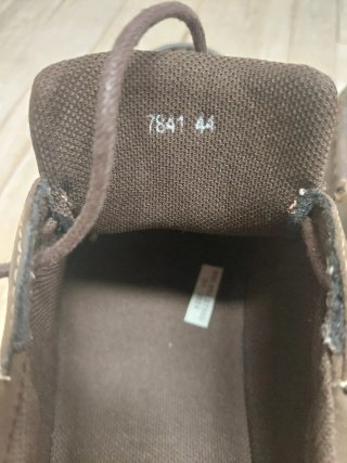 Zapatos náuticos de cuero marrones