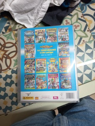 Album Adrenalyn 22-23 +110 cartas con guantes oro