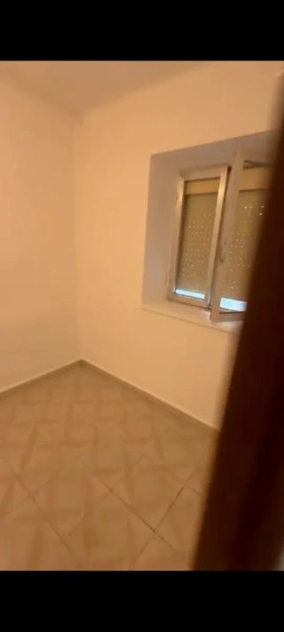Se alquila piso. Barrio El Carmen.