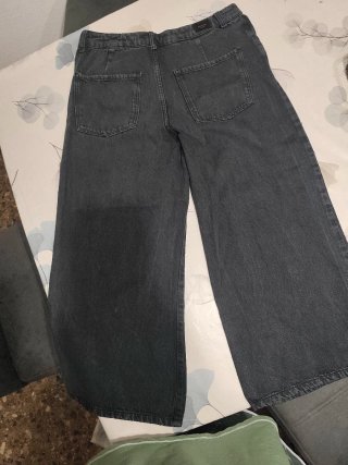 Pantalón vaquero Bershka negro ancho tobilleros