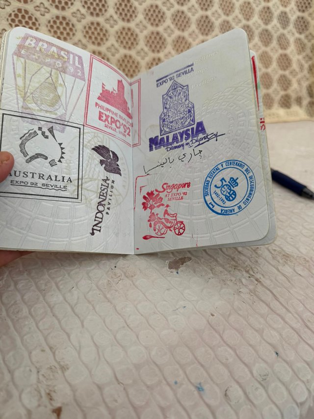 Pasaporte Expo '92 Sevilla con 107 sellos
