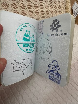 Pasaporte Expo '92 Sevilla con 107 sellos