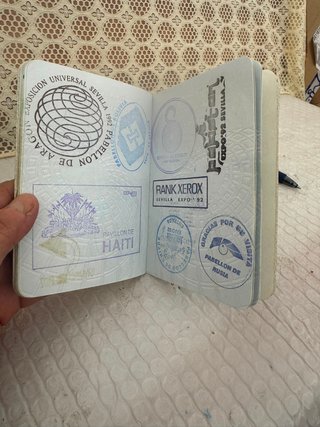 Pasaporte Expo '92 Sevilla con 107 sellos