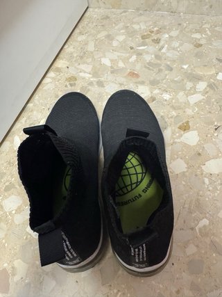 Zapatillas deportivas negras tipo calcetín