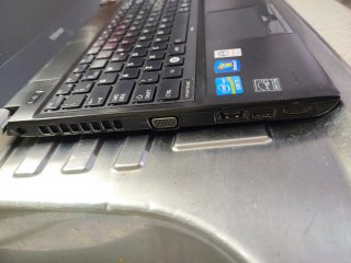 Toshiba Portege R830 i3 4GB RAM 320GB HDD