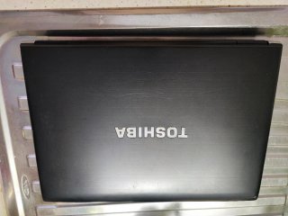 Toshiba Portege R830 i3 4GB RAM 320GB HDD