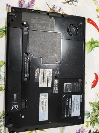 Toshiba Portege R830 i3 4GB RAM 320GB HDD