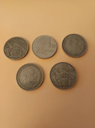 Lote de 2 Billetes y 115 Monedas de España (L3)