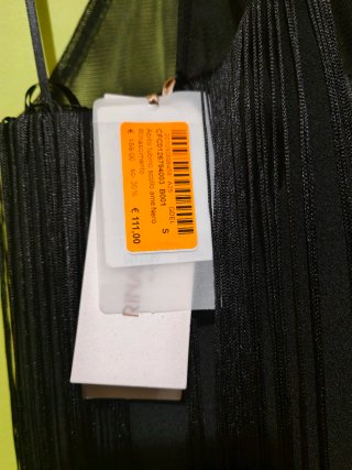 Vestito nero con frange