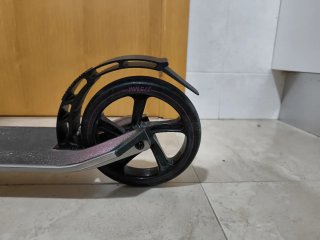 Patinete Oxelo MID 9 casi nuevo.