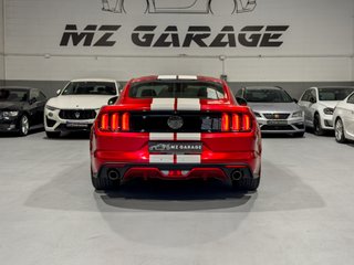 FORD MUSTANG GT 5.0 V8 · NACIONAL PERFORMANCE PACK ·