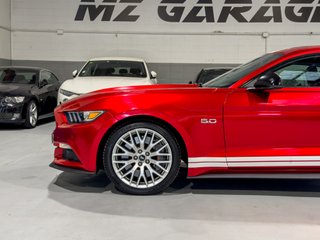 FORD MUSTANG GT 5.0 V8 · NACIONAL PERFORMANCE PACK ·
