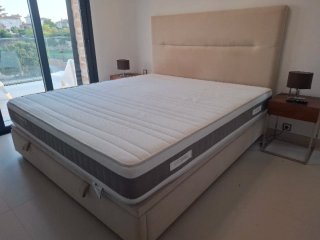 Cama canapé tapizada beige