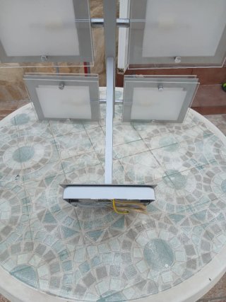 Lámpara de techo moderna gris y blanca