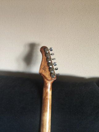 Guitarra Eléctrica Sunburst Desgastada