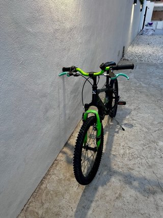 Bicicleta Montaña BTWIN 20 Negra/Verde