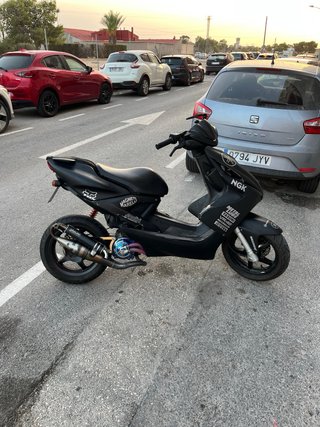 Yamaha Aerox Negra