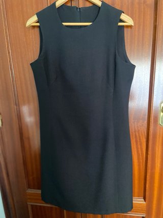 Vestido negro sin mangas