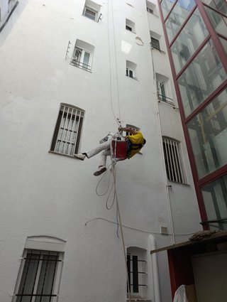 Técnico: Reparación de tejado. Trabajos verticales