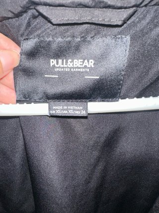 Chaqueta cortavientos Pull&Bear negra