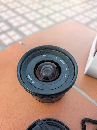 Samyang 12mm F2.0 MFT Micro 4/3 – Excelente estado