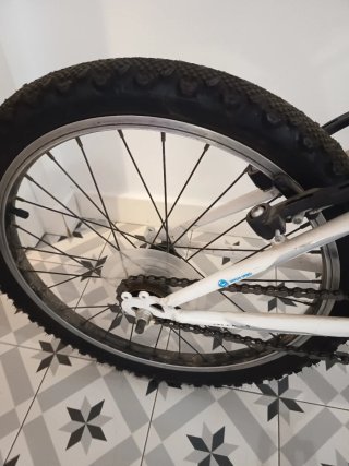 Bicicleta BMX Infantil Blanca