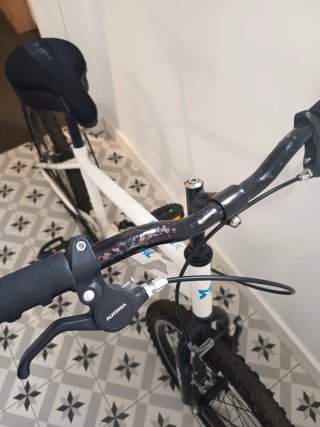 Bicicleta BMX Infantil Blanca