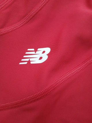 Camiseta New Balance Roja Manga Larga