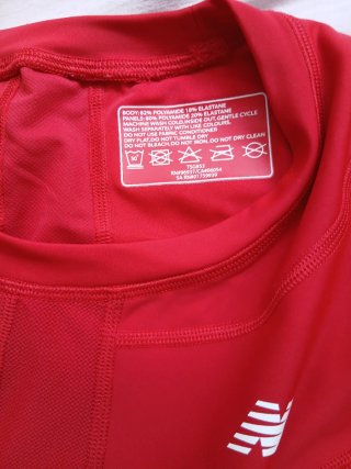 Camiseta New Balance Roja Manga Larga