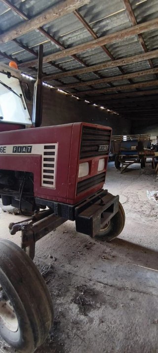Tractor Fiat 666 - 70 CV con cabina