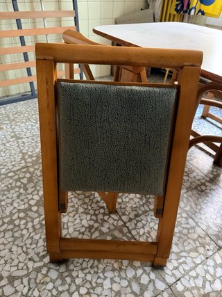 Mesa cocina y 4 sillas tapizadas plegables