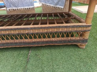 Mesa y 2 sillas ratán y caña