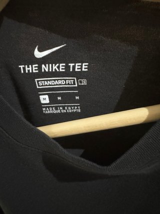 Camiseta Nike Negra Logo Cinta Lateral