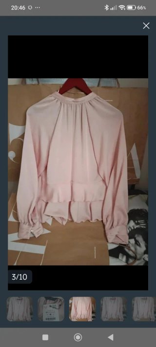 Blusa Zara satinada con volantes