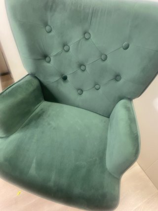 Orejero terciopelo verde patas doradas