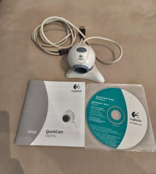 Webcam Logitech Gris y Blanca