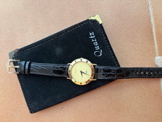 Reloj Gucci Vintage 3000 M Oro Negro