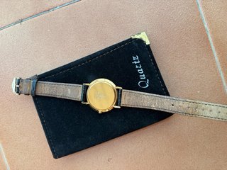 Reloj Gucci Vintage 3000 M Oro Negro